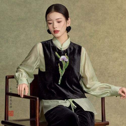 新中式法绣一只鸢尾真丝丝绒马甲