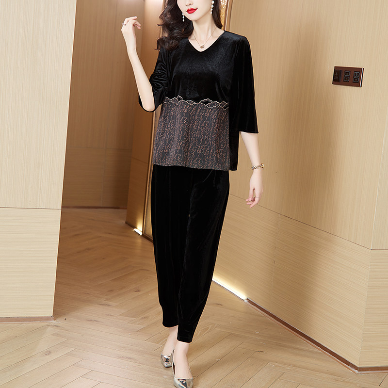 早秋新款洋气妈妈装印花拼接金丝绒套装时尚V领上衣萝卜裤两件套