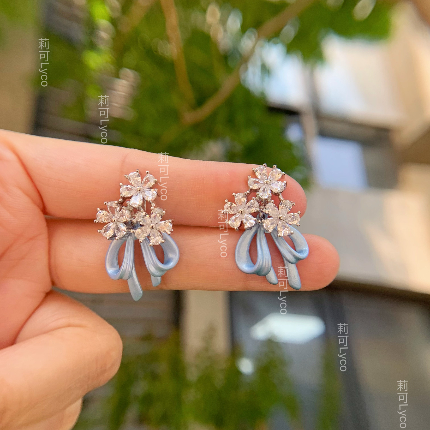 Lyco 超闪厚镀18K白金精工锆钻微镶滴胶清新蓝银针耳钉耳夹无耳洞