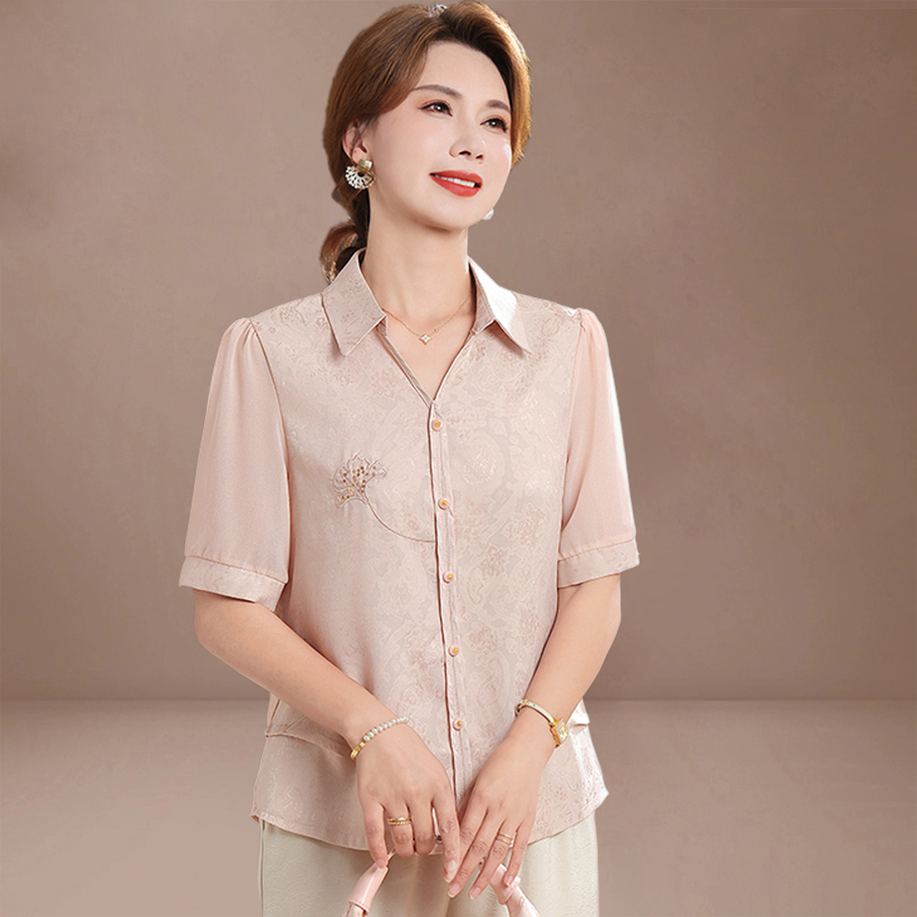 新中式妈妈夏装套装雪纺衫2026新款中老年女装夏季时尚衬衫上衣服