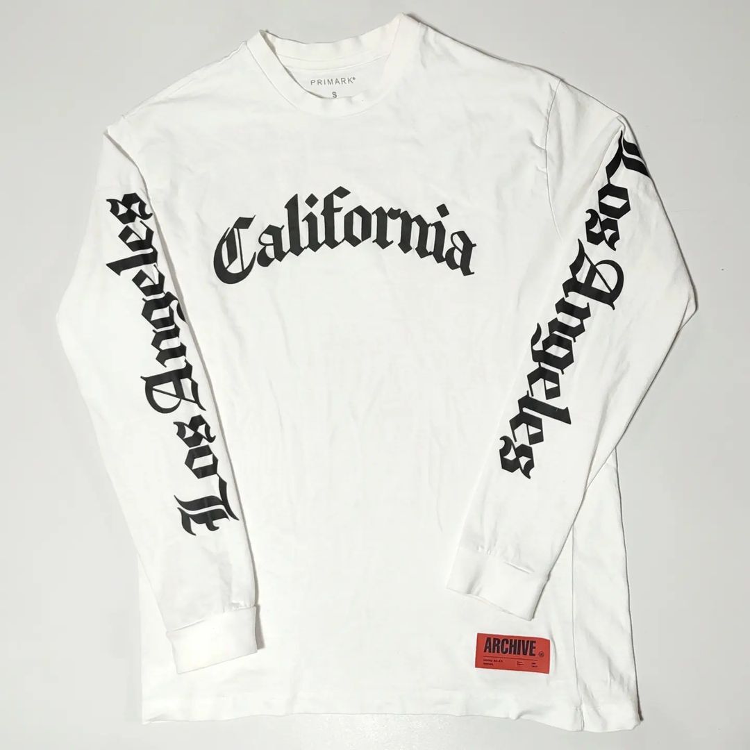 西海岸复古梵文字母t恤