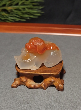 新疆的猫L092201 19.8克质感冰透水灵南红玛瑙冰飘旺财狗狗雕件