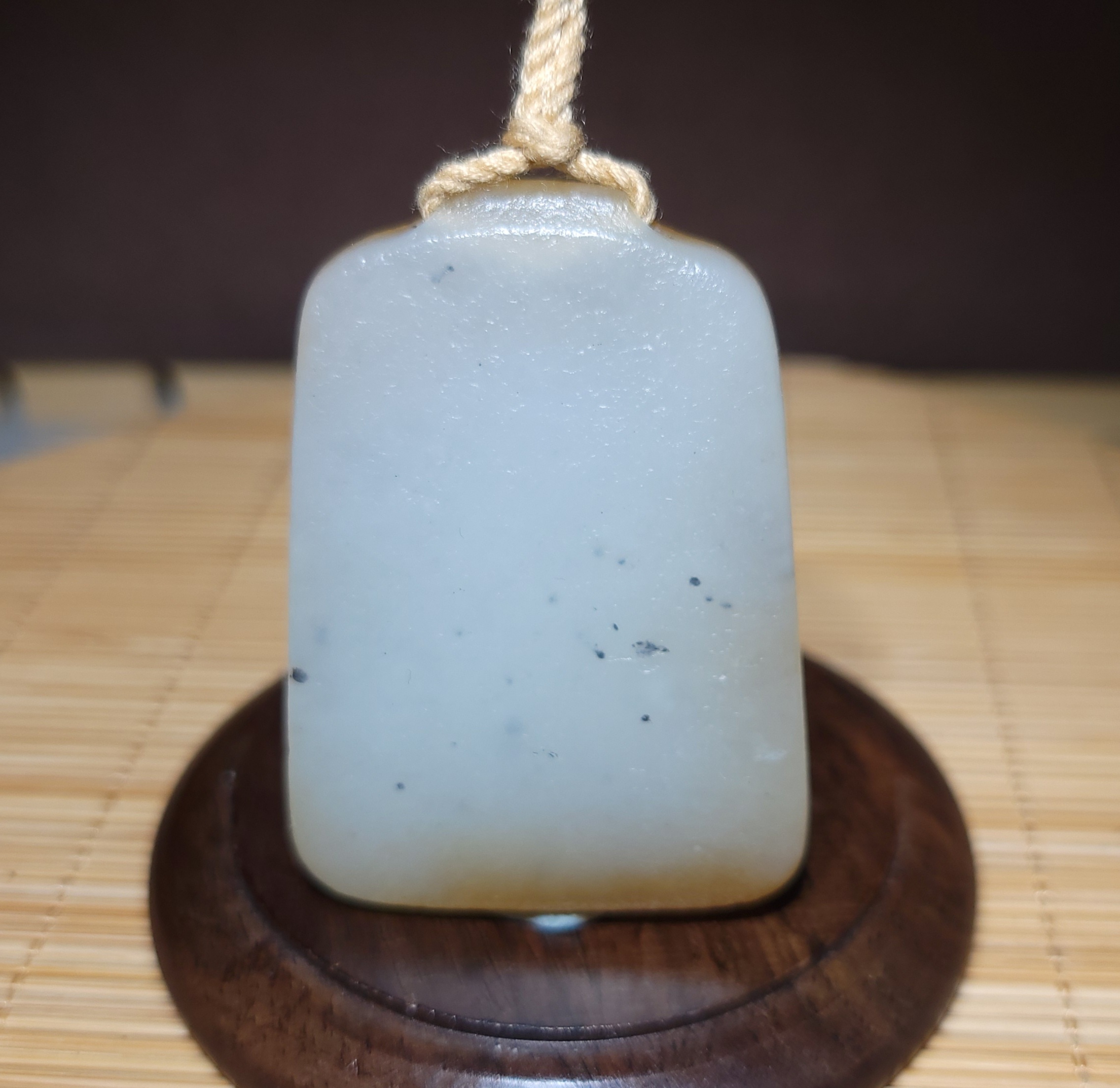 新疆的猫zg072707 40.1克，极老熟细润羊脂白玉点墨籽料仿古挂坠