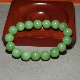 L032606新疆 猫45.2克直径12mm色调艳肉质纯净碧玉粉绿圆珠手链