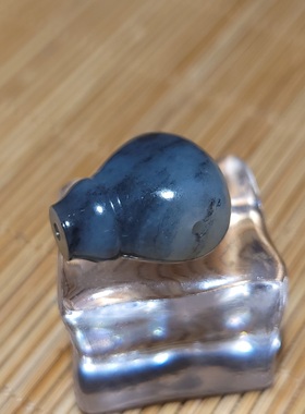 新疆的猫zg112604 4.6克，极熟油润黑白分明的青花籽三通配饰