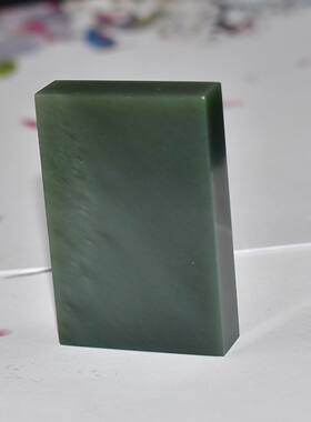 新疆的猫MAO12 99.4克，肉质细腻的黑青玉细料蓝调平安无事牌