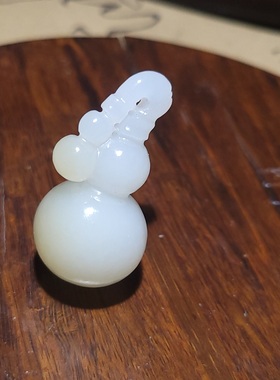 新疆的猫YQ121308 15.5克油性极好的油膏料且末糖羊脂玉葫芦挂坠