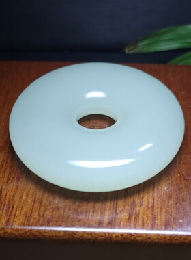 新疆的猫Z091204 65.5克，冒油特细洁净靓美晴水色平安扣把玩