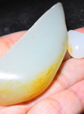 新疆的猫JJ010514 44.1克胶润感强烈肉质特细白玉籽料切块