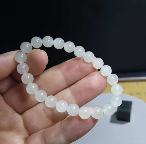 Z101204 17.6克R8超冰顶细猫眼宝光“晶莹露珠”亮粉色和田玉手串