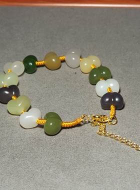 新疆的猫L120802 18.9克，色泽搭配绚丽的和田玉全家福爱心手链