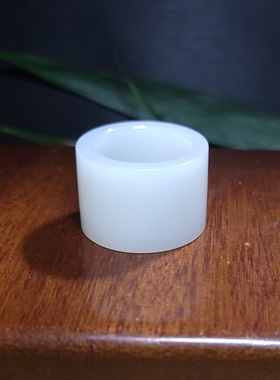 新疆的猫Z010706 11.6克R18细腻高白高油份黑皮俄料羊脂白玉扳指