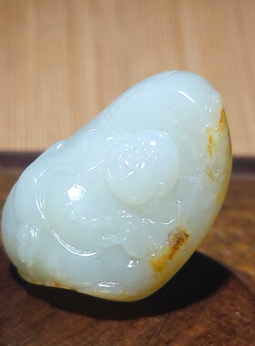 YQ020903新疆的猫37.3克一口气挂红皮顶细白玉苏工“弥勒”佛挂件