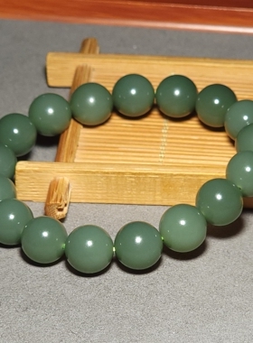 L032404 新疆的猫45.4克直径12mm油脂感强烈的老坑碧玉豆青手链