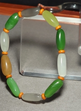 L032006新疆的猫15.6克精选色泽搭配绚丽的和田玉多宝随型手链