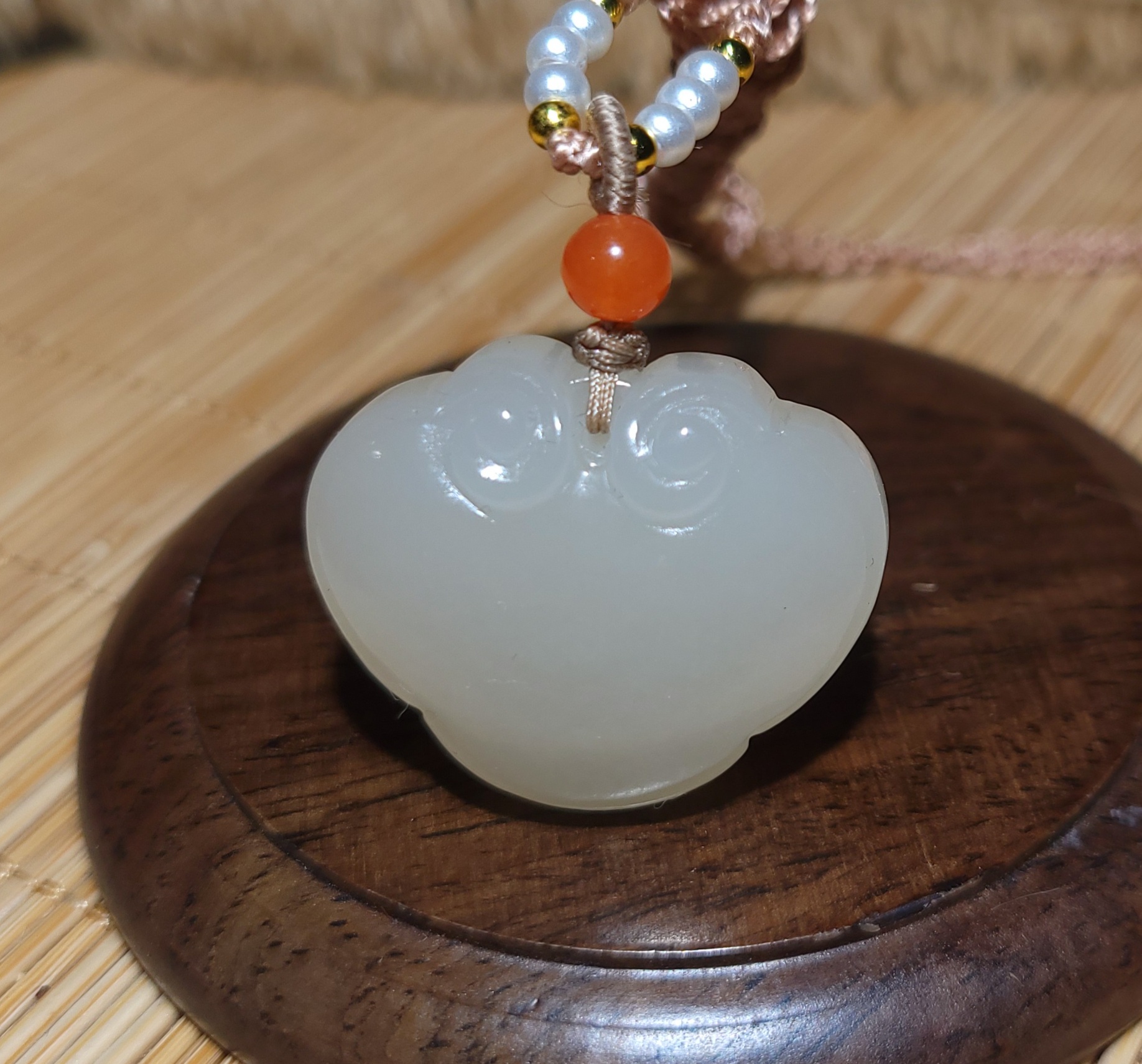 新疆的猫zg072004 13.0克超润的青海老坑藕粉如意锁挂件