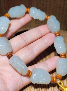 zg032709新疆的猫70.7克两面雕刻油润老熟度白玉籽十八子罗汉手持