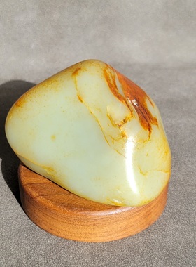 新疆的猫C121902 338.5克薄油红皮玉质杠杠到顶的熟糯高青白料