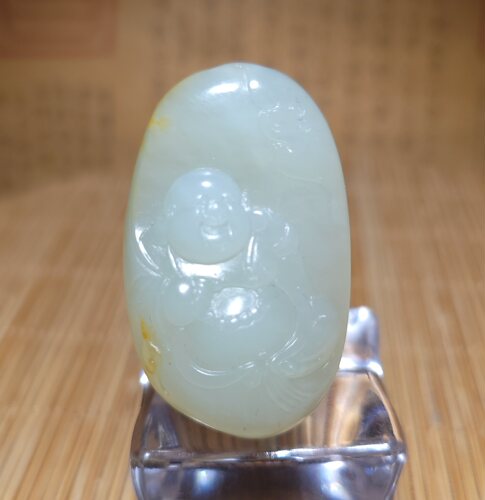 zg050606 新疆的猫16.2克老熟背面满原皮的白玉籽料佛挂件和田玉