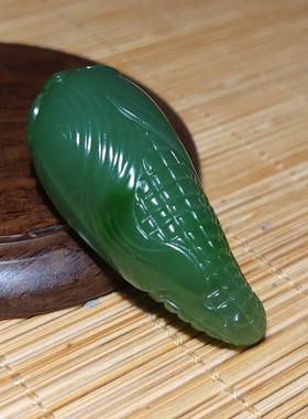 新疆的猫zg090501 19.4克，设计精湛老俄料碧玉“多子多福”挂件