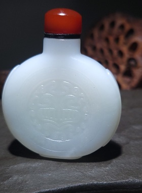 新疆的猫YQ010709 62.7克，肉质细腻的老坑俄料羊脂白玉鼻烟壶