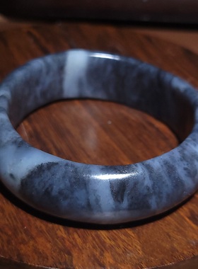 新疆的猫YQ101602 80.3克内径56.5mm油润墨色有意境青花籽手镯