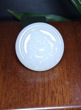 Z012406 新疆的猫13.3克顶品糯糯白油脂黑山三高羊脂玉平安佛牌