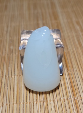 zg120104 12.2克肉质细腻油性高俄料羊脂白玉“结节高升”雕件