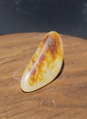 新疆的猫C121703 3.8克，近水滴形艳红皮小玩籽