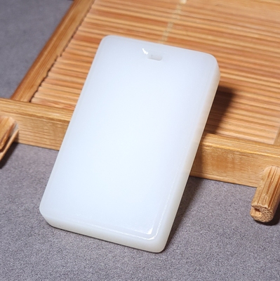 新疆的猫L101605 33.4克高白高脂份玉质温润俄料三高羊脂玉平安牌