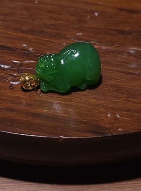 新疆的猫YQ091504 4.0克色鲜肉细造型精巧18k金镶嵌碧玉貔貅