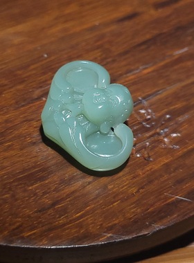 新疆的猫YQ122008 9.1克，油润脂粉度极高鸭蛋青碧玉小天使挂件