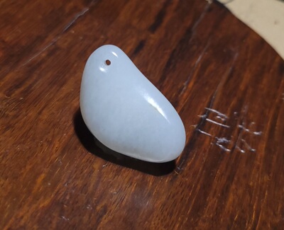 新疆的猫YQ120106 14.0克，老熟细腻高油份青花籽料随型挂坠