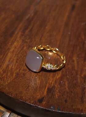 YQ031409新疆的猫2.4克内径17.5mm冰透浅紫色烟紫玉18k金镶戒指