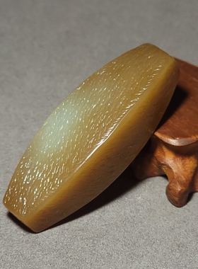 新疆的猫L121701 28.2克，油脂感强烈肉质细腻的且末糖青白玉勒子