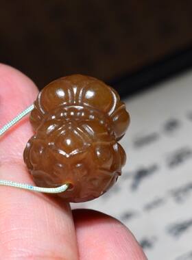 JJ031211新疆的猫6.0克油糯细腻的并蒂莲且末糖配饰挂件