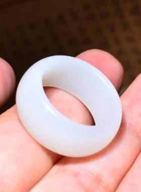 新疆的猫JJ121902  5.8克18mm细润早期老料且末糖白玉指环