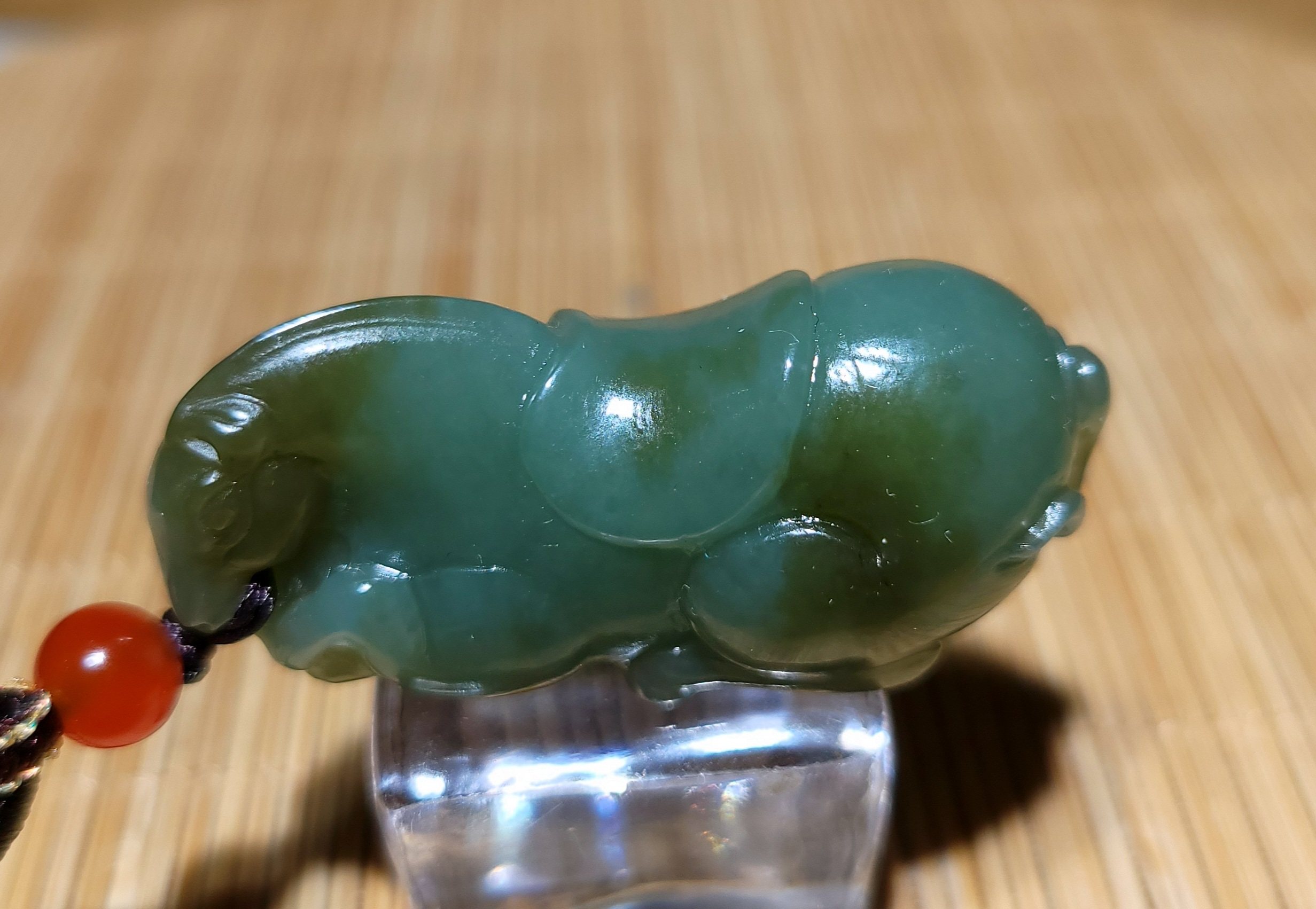 zg03新疆的猫21.6克，油糯糯泛蓝调新疆糖青玉唐马挂坠和田玉