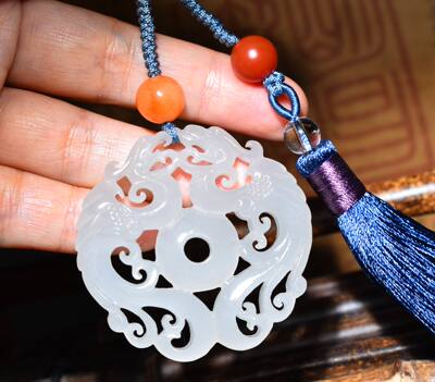 JJ010706新疆的猫32.8克肉质细润的青海烟青色平安车挂和田玉