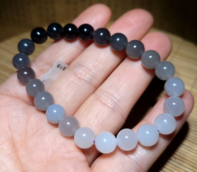 zg011304 新疆的猫18.0克直径8mm精品青海烟紫色渐变手链和田玉