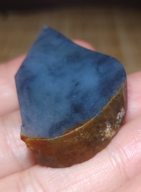 新疆的猫zg091705 16.5克，肉质细腻熟糯油润的青花籽料切块