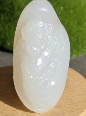 新疆的猫W121803 22.36克，胶腻冒油好型白玉独籽苏工财神