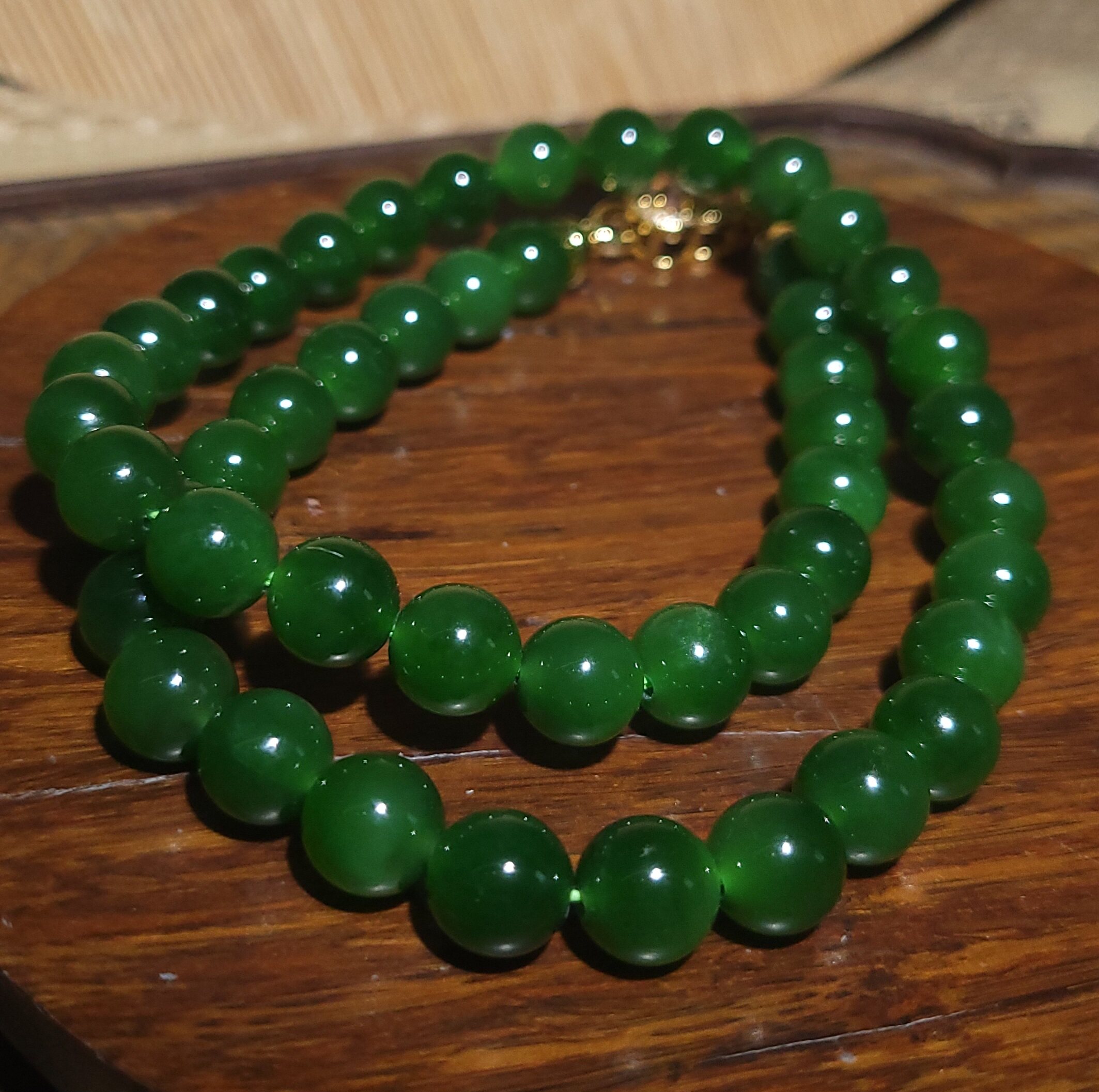 YQ040103新疆的猫67克约10mm浓翠欲滴油七号矿俄料菠菜绿碧玉项链