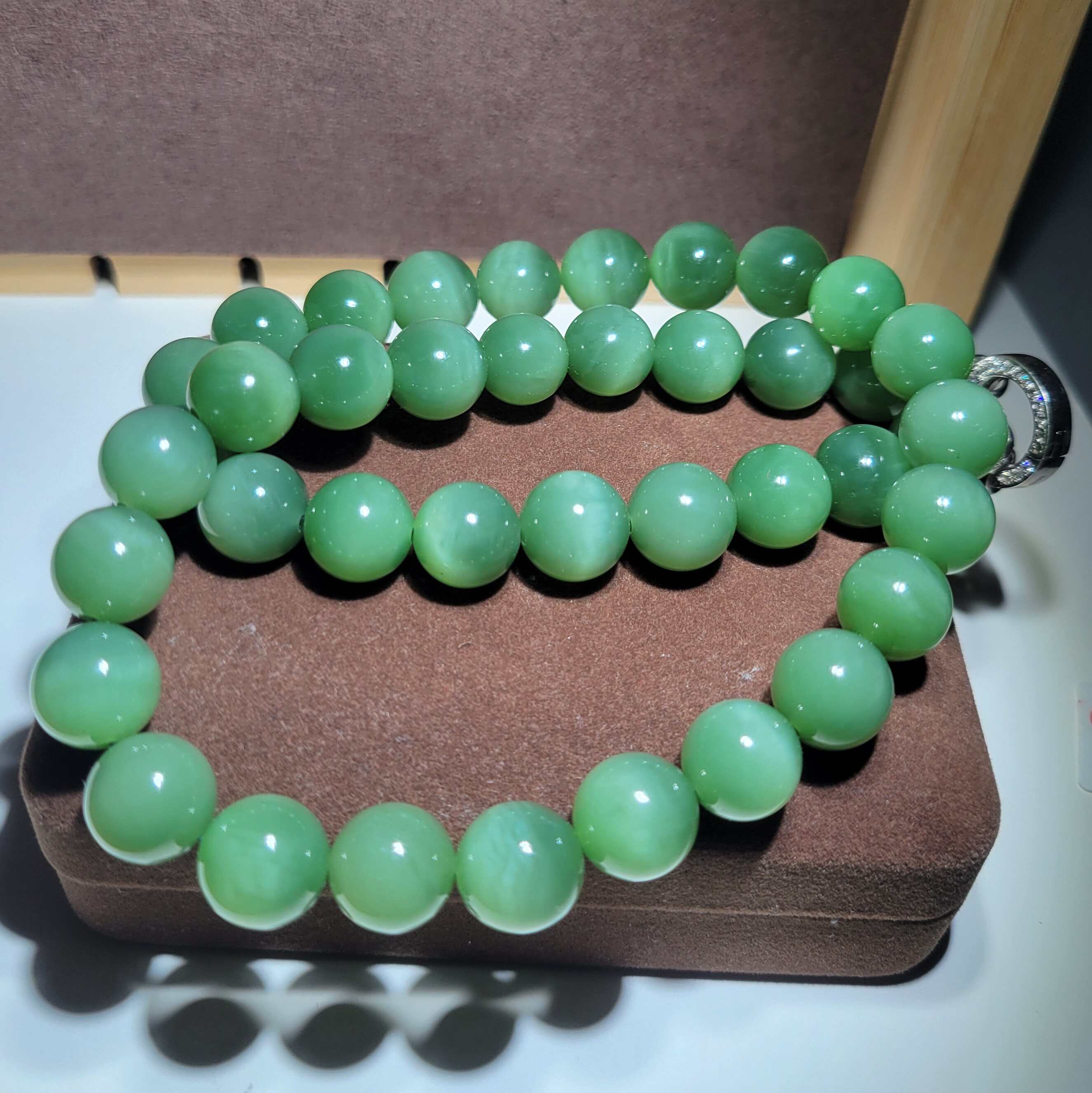 5克,直径12mm泛宝石光泽猫眼碧玉项链