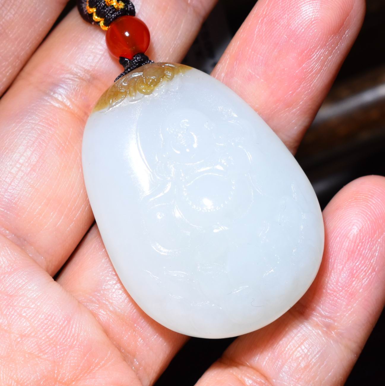 新疆的猫JJ112511  25.03克，细腻的老坑俄料糖羊脂白玉佛挂坠