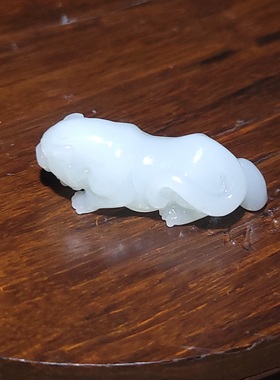 新疆的猫YQ110509 10.8克，润如油脂特细糯俄料羊脂白玉苏工豹子