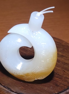 新疆的猫YQ090404 17.0克糖色惊艳肉质细腻的且末糖白轮回挂坠