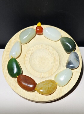 G013006新疆的猫47.8克9粒美感强烈多色彩多品类宝手链和田玉