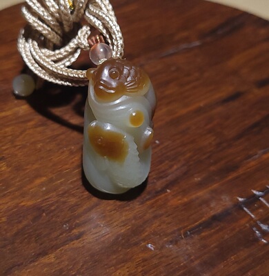 YQ122604 16.0克（含绳）油脂感强烈肉质细腻的且末糖青白鱼挂坠