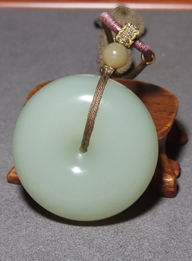 新疆的猫L101603 41.7克鲜靓柔美高脂粉油膏料的且末青白大平安扣